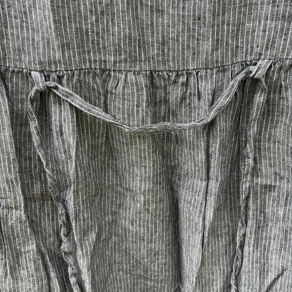 Pyne & Smith V neck pinstripe Gray Button-Front Dress size S - Picture 3 of 4